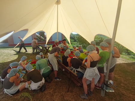 Udeleženci na Eko socialni kmetiji Korenika