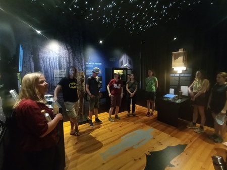 Ogled razstave Preživeti z netopirji 